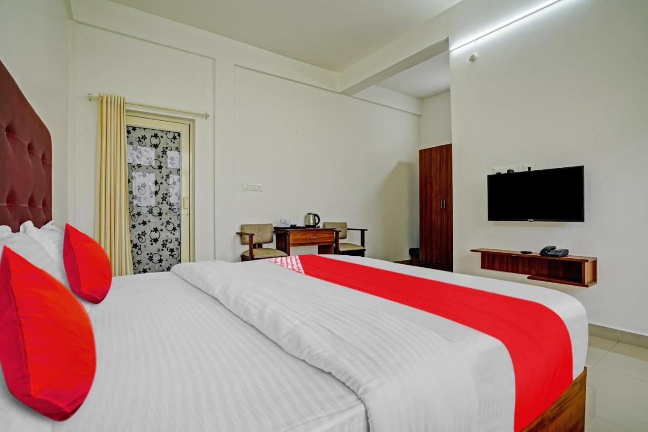 Hotel Oyo Flagship 81260 Star Lights Munnar Exterior foto