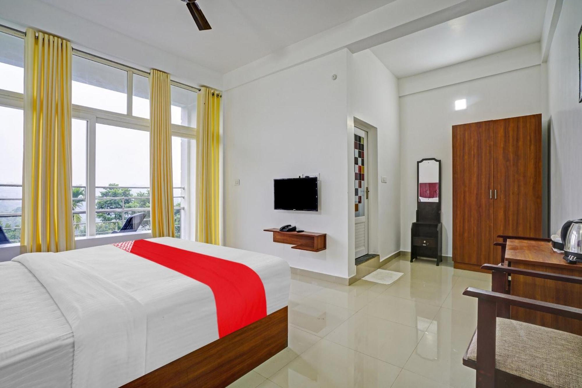 Hotel Oyo Flagship 81260 Star Lights Munnar Exterior foto