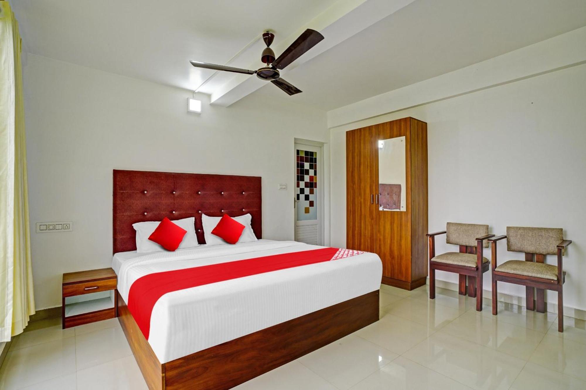 Hotel Oyo Flagship 81260 Star Lights Munnar Exterior foto